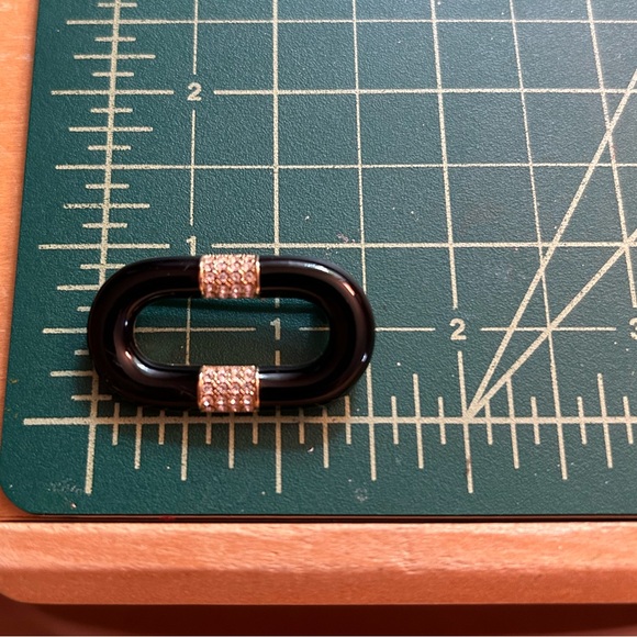 Beautiful Pin - Picture 5 of 5